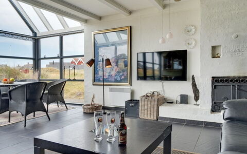 Anselmi - 450M from the Sea: Meubilair, Interieur Ontwerp, Bankstel, Plafond, Flooring, Tafel, Woonkamer, Stoel, Verlichting, Kamer