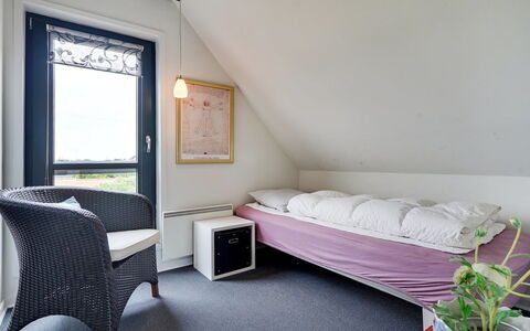 Anselmi - 450M from the Sea: Meubilair, Slaapkamer, Bed, Huis, Interieur Ontwerp, Verdieping, Bed Frame, Kamer, Laken, Bedding