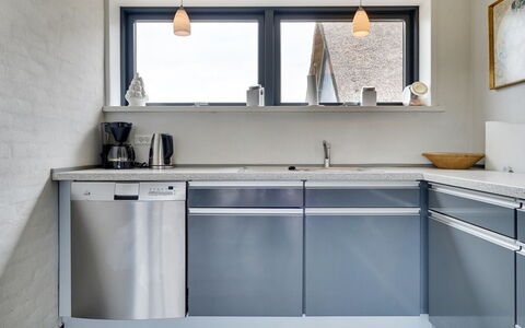 Anselmi - 450M from the Sea: Keuken, Gootsteen, Countertop, Toestel Van De Keuken, Loodgieterswerkinrichting, Cabinetry, Major Appliance, Wastafel, Kraan, Huis