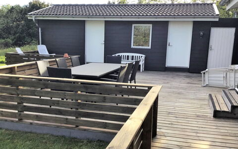 Friedeborg - 1Km from the Sea: Struik, Stedelijk Ontwerp, Groundcover, Steen, Appartement, Landgoed, Metselwerk, Balkon, Landscaping