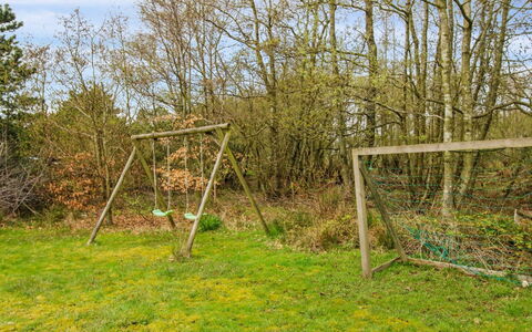 Nielsine - 1.5Km from the Sea: Gras, Land Lot, Plain, Gazon, Speeltoestel, Weide, Tuin, Schommel