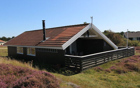 Lilja - 1.5Km from the Sea: Dak, Huis, Verblijf, Siding, Boerderij