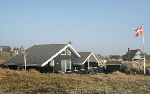 Aska - 400M from the Sea: Dak, Huis, Huis, Verblijf, Siding, Landgoed, Boerderij, Oprit, Zonne Energie