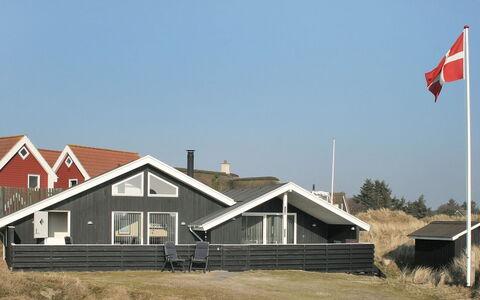 Aska - 400M from the Sea: Huis, Dak, Huis, Verblijf, Siding, Landgoed, Boerderij