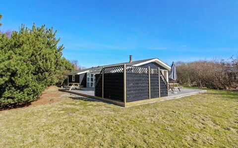 Andine - 1.2Km from the Sea: Struik, Stedelijk Ontwerp, Groundcover, Steen, Appartement, Landgoed, Metselwerk, Balkon, Landscaping