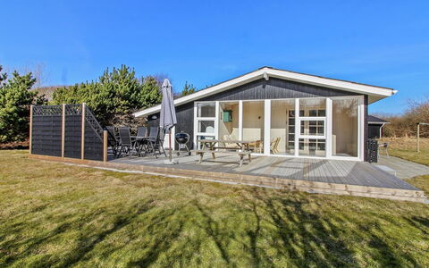 Andine - 1.2Km from the Sea: Struik, Stedelijk Ontwerp, Groundcover, Steen, Appartement, Landgoed, Metselwerk, Balkon, Landscaping