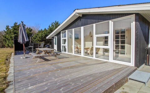Andine - 1.2Km from the Sea: Struik, Stedelijk Ontwerp, Groundcover, Steen, Appartement, Landgoed, Metselwerk, Balkon, Landscaping