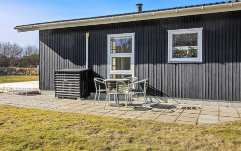 Andine - 1.2Km from the Sea: Struik, Stedelijk Ontwerp, Groundcover, Steen, Appartement, Landgoed, Metselwerk, Balkon, Landscaping