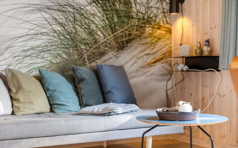 Solvey - 2Km from the Sea: Meubilair, Buitenmeubels, Tableware, Tafel, Drinkware, Stoel, Buitentafel, Voedsel, Fles