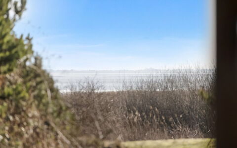 Solvey - 2Km from the Sea: Meubilair, Buitenmeubels, Tableware, Tafel, Drinkware, Stoel, Buitentafel, Voedsel, Fles