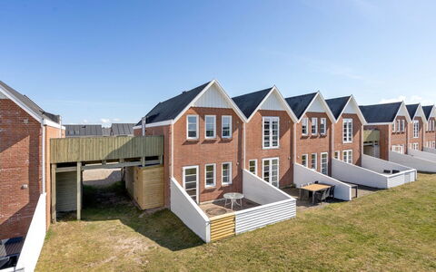 Iohannes - 2.3Km from the Sea: Dak, Land Lot, Verblijf, Huis, Landelijk Gebied, Schuur, Siding, Garden Gebouwen, Blokhut, Hut