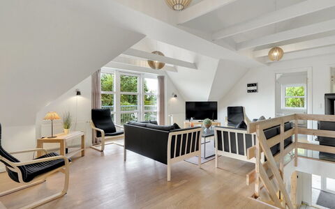 Henrike - 3.3Km from the Sea: Appartement, Schaduw, Balkon, Stoel, Hek, Buitenmeubels, Aluminium, Kunstgras