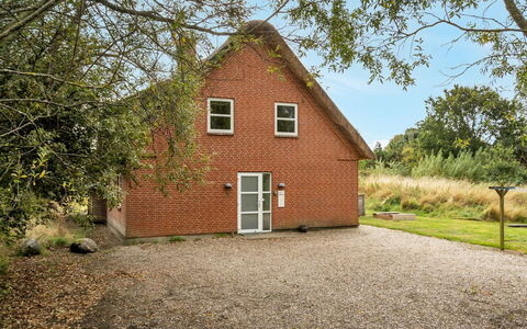 Henrike - 3.3Km from the Sea: Appartement, Schaduw, Balkon, Stoel, Hek, Buitenmeubels, Aluminium, Kunstgras