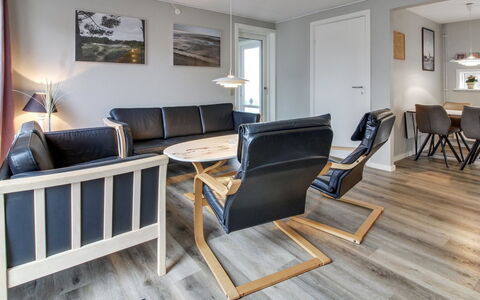 Anouk - 1.7Km from the Sea: Meubilair, Flooring, Interieur Ontwerp, Verdieping, Hout, Plafond, Woonkamer, Kamer, Bankstel, Houten Vloer