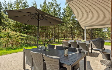 Jonas - 2.4Km from the Sea: Meubilair, Buitenmeubels, Stoel, Tafel, Buitentafel, Schaduw, Keuken En Eettafel, Patio, Tuin, Outdoor Structuur