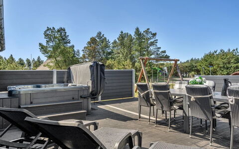 Madalena - 2.8Km from the Sea: Meubilair, Interieur Ontwerp, Stoel, Flooring, Tafel, Toevlucht, Verdieping, Plafond, Kamer, Eco Hotel