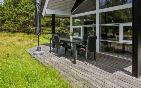 Karri - 1.1Km from the Sea: Hout, Verblijf, Veranda, Huis, Hardwood, Plank, Schaduw, Siding, Garden Gebouwen, Landgoed