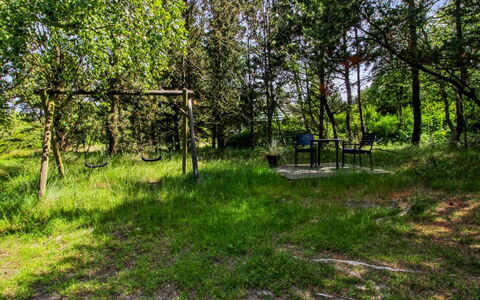 Karri - 1.1Km from the Sea: Gras, Boom, Land Lot, Plain, Bos, De Lente, Natuurgebied, Trunk, Tuin