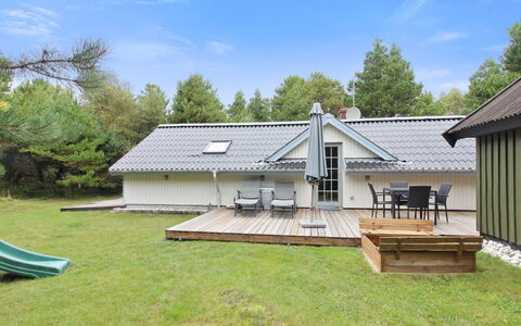 Lenia - 1Km from the Sea: Dak, Huis, Huis, Verblijf, Siding, Landgoed, Boerderij, Gazon, Schaduw, Tuin