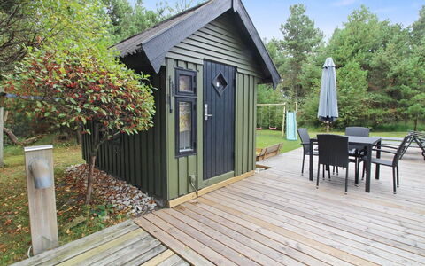 Lenia - 1Km from the Sea: Hout, Siding, Deur, Garden Gebouwen, Verblijf, Schuur, Plank, Hardwood, Beits, Tuin
