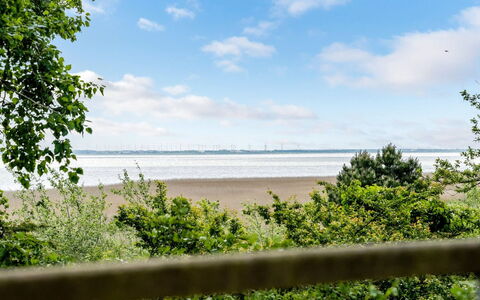Styrkar - 4Km from the Sea: Dak, Huis, Land Lot, Huis, Verblijf, Landgoed, Garden Gebouwen, Schaduw, Blokhut, Landscaping