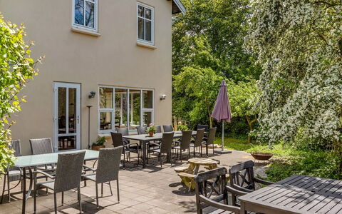 Styrkar - 4Km from the Sea: Dak, Huis, Land Lot, Huis, Verblijf, Landgoed, Garden Gebouwen, Schaduw, Blokhut, Landscaping