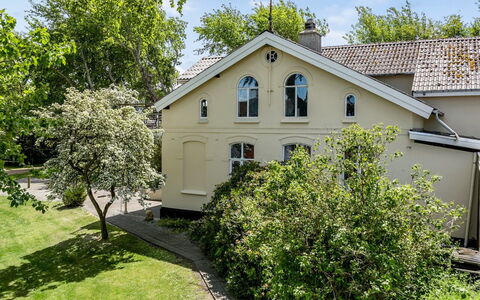 Styrkar - 4Km from the Sea: Dak, Huis, Land Lot, Huis, Verblijf, Landgoed, Garden Gebouwen, Schaduw, Blokhut, Landscaping