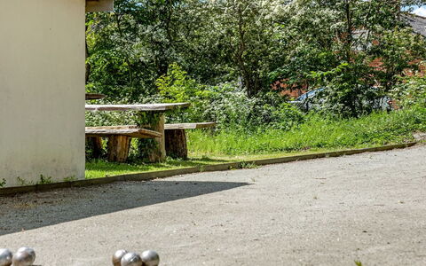 Styrkar - 4Km from the Sea: Dak, Huis, Land Lot, Huis, Verblijf, Landgoed, Garden Gebouwen, Schaduw, Blokhut, Landscaping