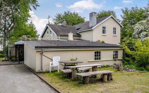 Styrkar - 4Km from the Sea: Dak, Huis, Land Lot, Huis, Verblijf, Landgoed, Garden Gebouwen, Schaduw, Blokhut, Landscaping