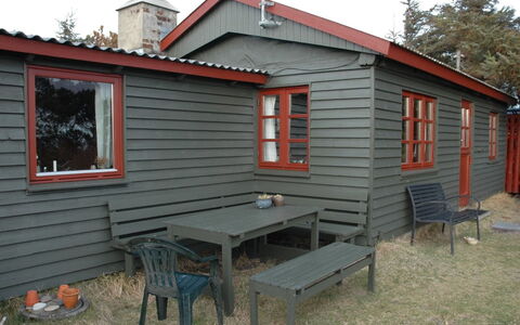 Annita - 300M from the Sea: Dak, Huis, Huis, Verblijf, Siding, Landgoed, Oprit, Garden Gebouwen, Werf, Schuur