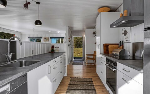Tove - 1.5Km from the Sea: Keuken, Hout, Countertop, Flooring, Major Appliance, Toestel Van De Keuken, Interieur Ontwerp, Plafond, Cabinetry, Verdieping
