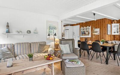 Dines - 1Km from the Sea