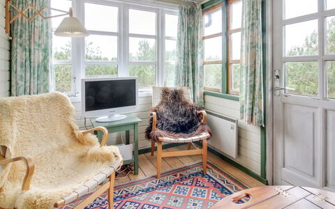 Jon - 400M from the Sea: Dak, Land Lot, Verblijf, Huis, Landelijk Gebied, Schuur, Siding, Garden Gebouwen, Blokhut, Hut