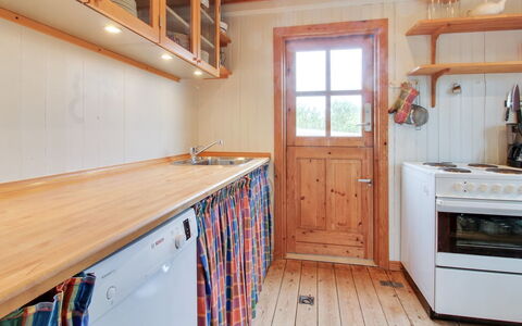 Jon - 400M from the Sea: Dak, Land Lot, Verblijf, Huis, Landelijk Gebied, Schuur, Siding, Garden Gebouwen, Blokhut, Hut