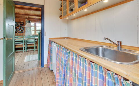 Jon - 400M from the Sea: Dak, Land Lot, Verblijf, Huis, Landelijk Gebied, Schuur, Siding, Garden Gebouwen, Blokhut, Hut