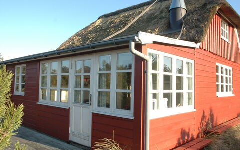 Jon - 400M from the Sea: Dak, Land Lot, Verblijf, Huis, Landelijk Gebied, Schuur, Siding, Garden Gebouwen, Blokhut, Hut