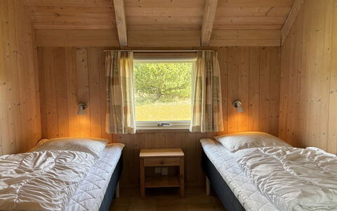 Ansine - 1.2Km from the Sea: Hout, Slaapkamer, Bed, Interieur Ontwerp, Verdieping, Bed Frame, Bedding, Laken, Plafond, Beits