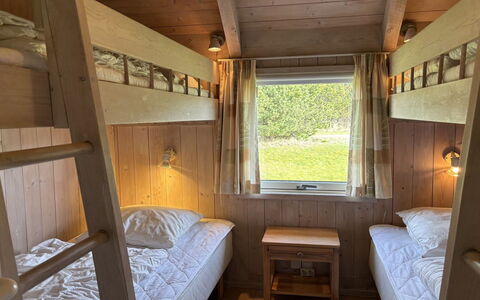 Ansine - 1.2Km from the Sea: Stapelbed, Hout, Slaapkamer, Bed, Interieur Ontwerp, Bedding, Meubilair, Laken, Bed Frame, Beits