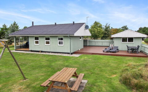 Livia - 900M from the Sea: Dak, Land Lot, Verblijf, Huis, Landelijk Gebied, Schuur, Siding, Garden Gebouwen, Blokhut, Hut