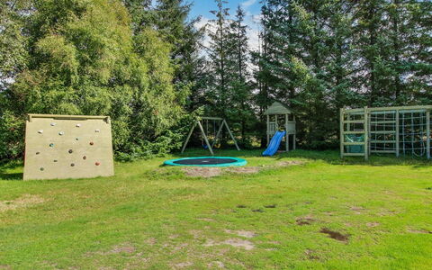 Patrik - 1.4Km from the Sea: Gras, Tuin, Land Lot, Gazon, Backyard, Werf, Landscaping, Park, Weide, Schaduw
