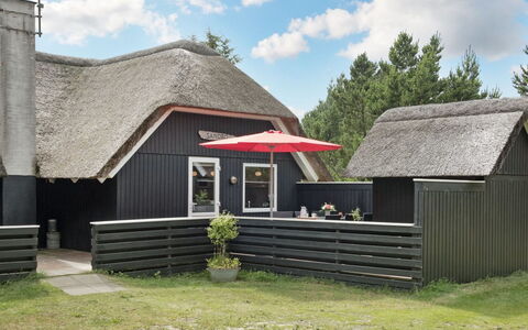 Patrik - 1.4Km from the Sea: Dak, Verblijf, Siding, Schuur, Werf, Schuur, Schaduw, Garden Gebouwen, Boerderij, Backyard