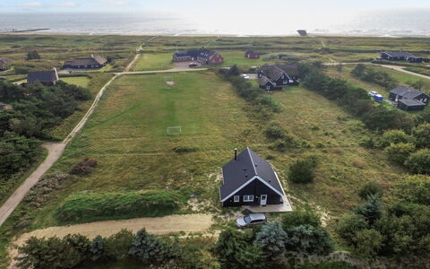 Tinemarie - 200M from the Sea: Gras, Huis, Dak, Huis, Verblijf, Struik, Land Lot, Landelijk Gebied, Boerderij, Groundcover