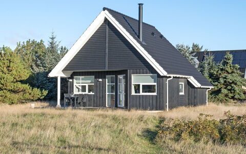 Tinemarie - 200M from the Sea: Gras, Huis, Dak, Huis, Verblijf, Struik, Land Lot, Landelijk Gebied, Boerderij, Groundcover