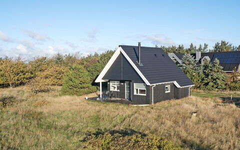 Tinemarie - 200M from the Sea: Gras, Huis, Dak, Huis, Verblijf, Struik, Land Lot, Landelijk Gebied, Boerderij, Groundcover
