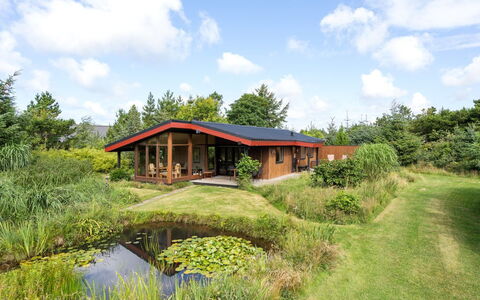Sune - 500M from the Sea: Dak, Huis, Huis, Verblijf, Siding, Landgoed, Oprit, Garden Gebouwen, Werf, Schuur