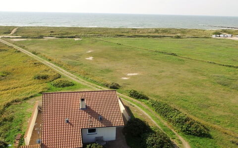Botilla - 150M from the Sea: Struik, Stedelijk Ontwerp, Groundcover, Steen, Appartement, Landgoed, Metselwerk, Balkon, Landscaping