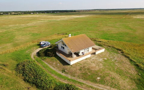 Botilla - 150M from the Sea: Struik, Stedelijk Ontwerp, Groundcover, Steen, Appartement, Landgoed, Metselwerk, Balkon, Landscaping