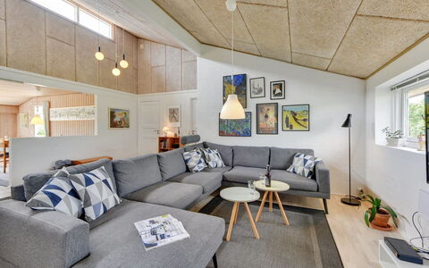 Saxe - from the Sea: Interieur Ontwerp, Bankstel, Meubilair, Flooring, Hout, Plafond, Woonkamer, Verdieping, Kamer, Lichte Inrichting