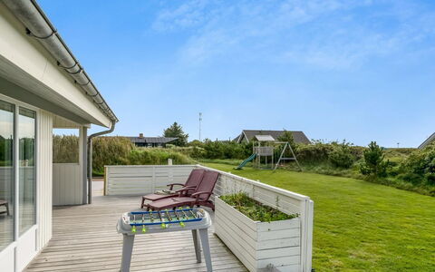 Saxe - from the Sea: Lucht, Huis, Dak, Land Lot, Wolk, Schaduw, Groundcover, Dek, Tuin, Verblijf