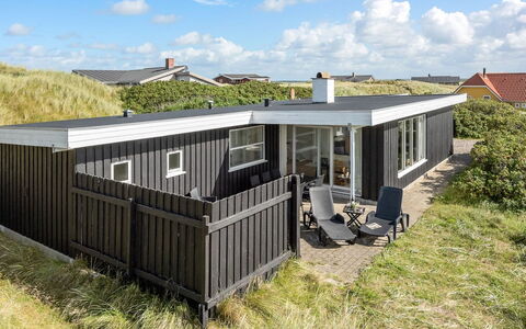 Geesche - 200M from the Sea: Meubilair, Interieur Ontwerp, Stoel, Flooring, Tafel, Toevlucht, Verdieping, Plafond, Kamer, Eco Hotel